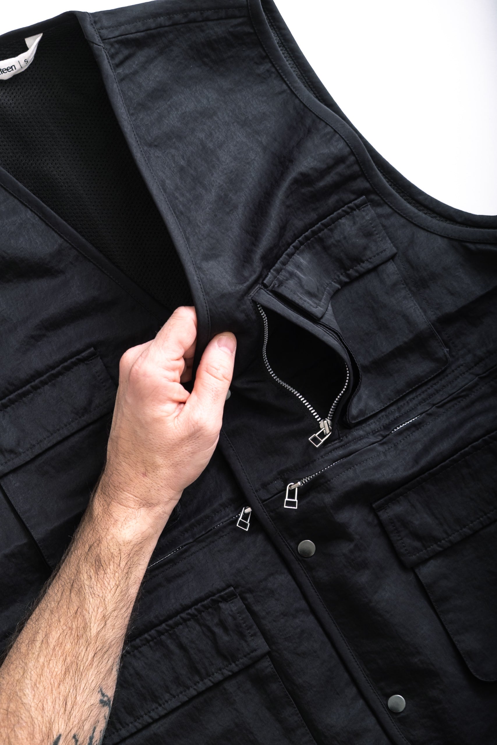 FIELD VEST - BLACK WRINKLE